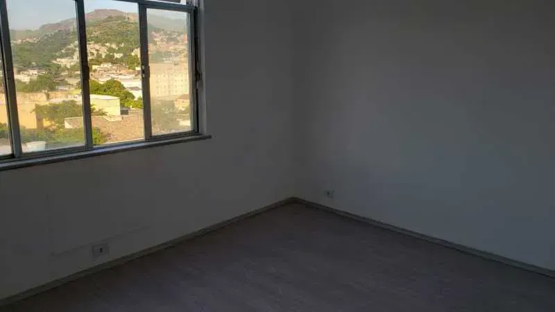 2-bedroom apartment with a gas stove kitchen — photo 16