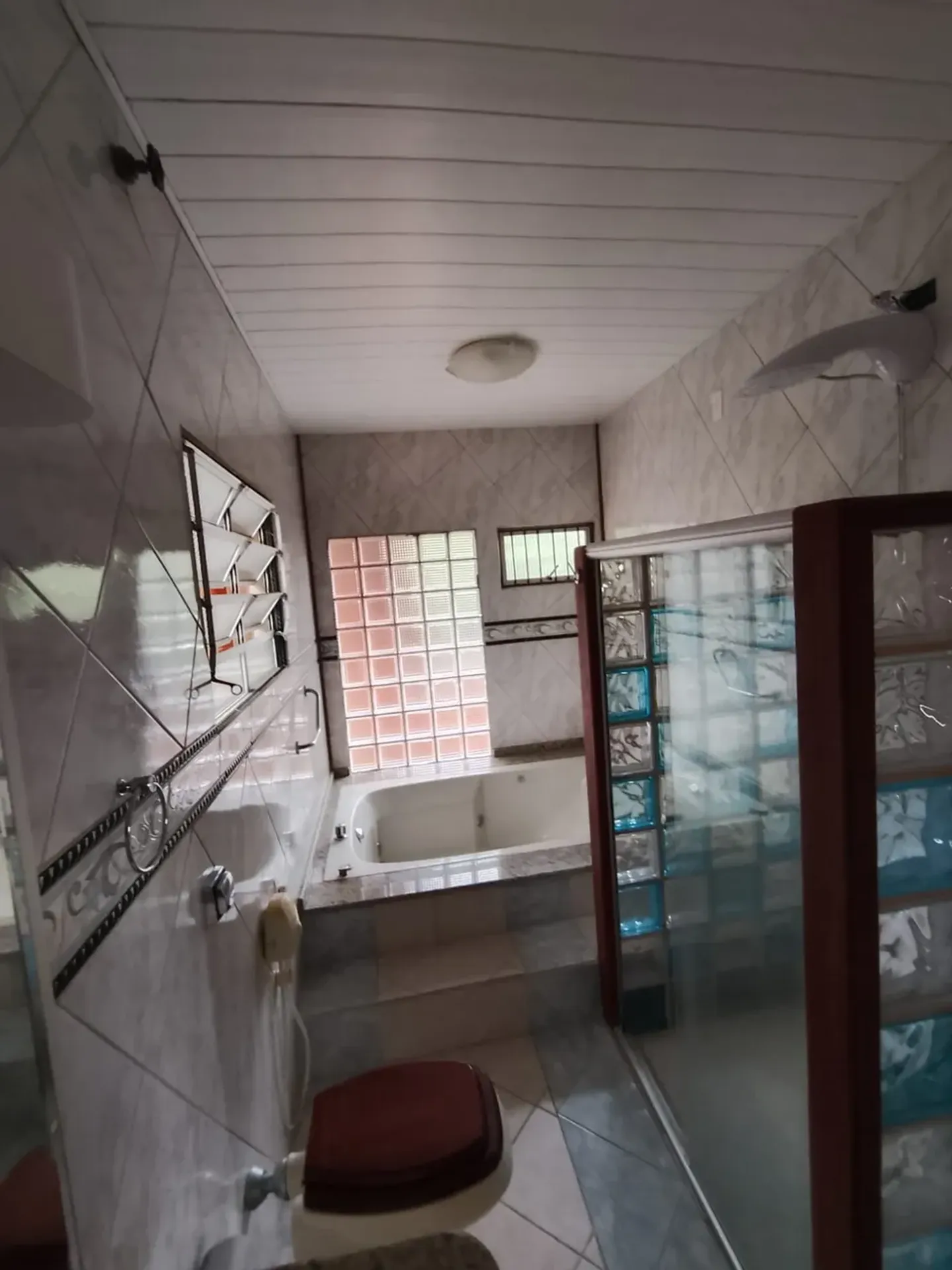 3-bedroom house with a bathtub — photo 21