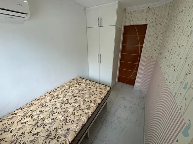 Glass-enclosed balcony in a 3-bedroom apartment, 94 m² — photo 12