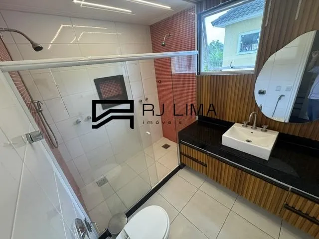 5-bedroom house with a walk-in closet in Rio de Janeiro — photo 29