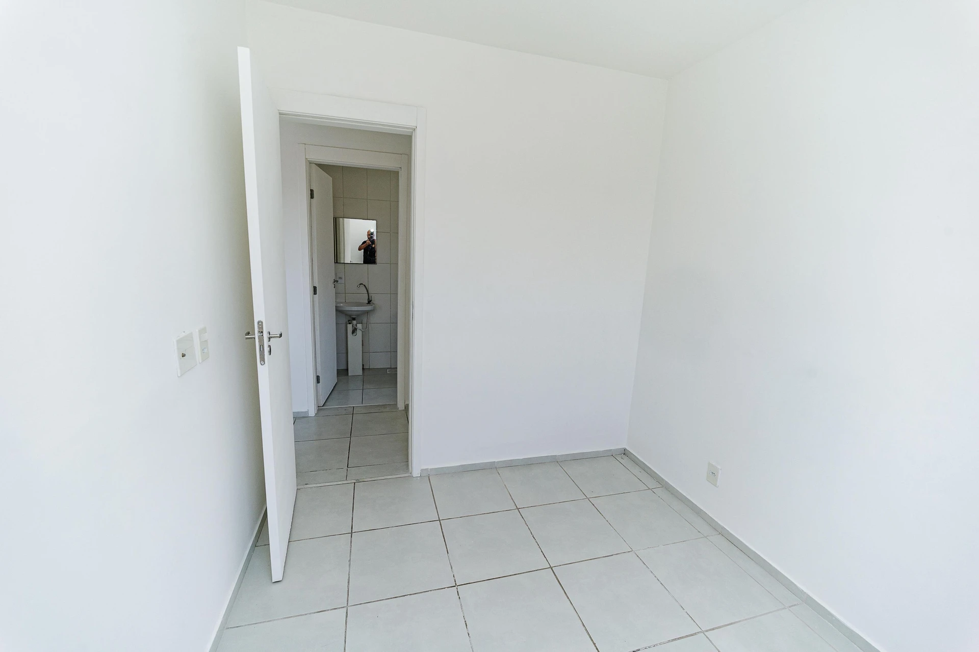 Apartamento de 2 quartos em condomínio com piscina — photo 16