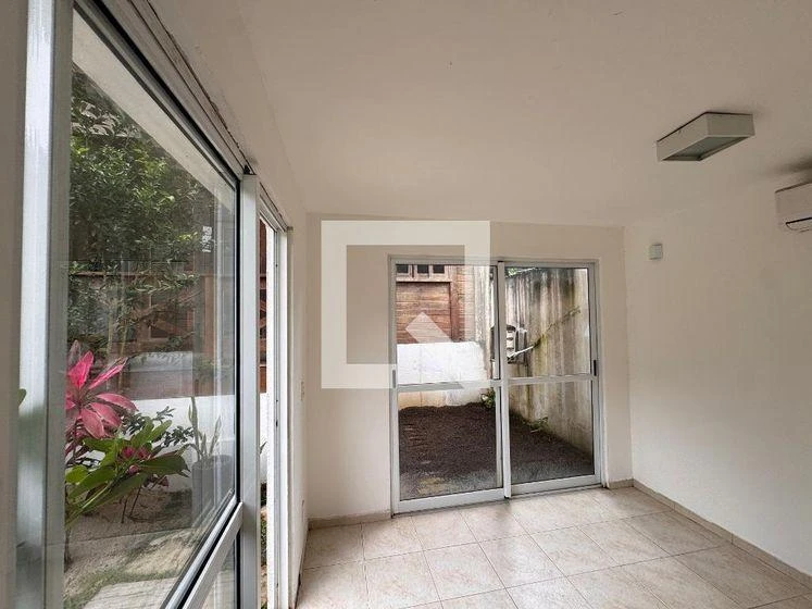1000 m² house with a washing machine and a bathtub — photo 27