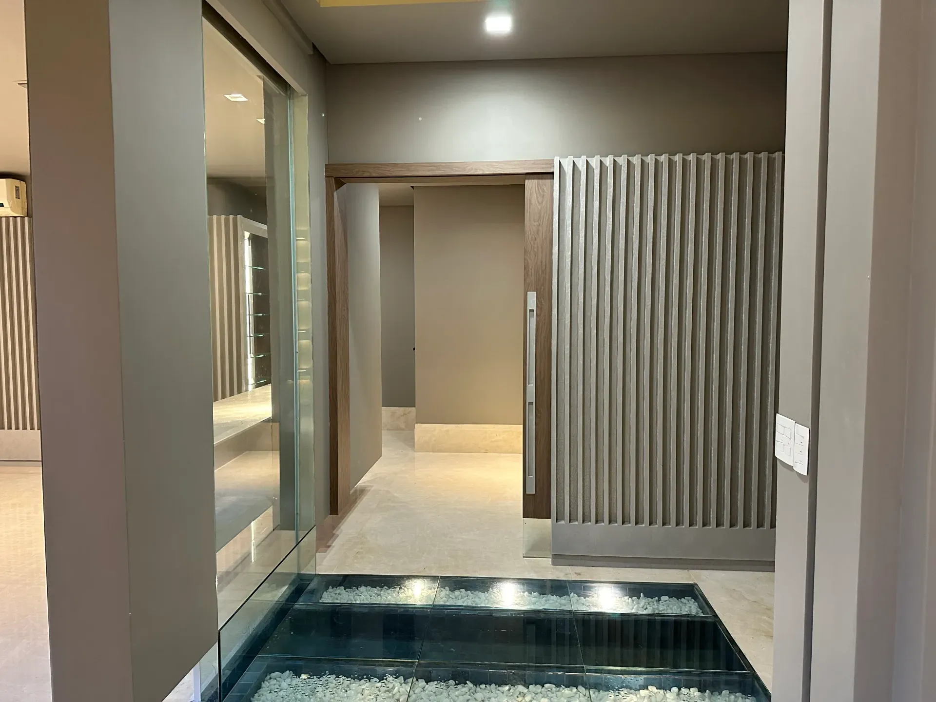 Condominium house with 4 bedrooms and 5 bathrooms — photo 8