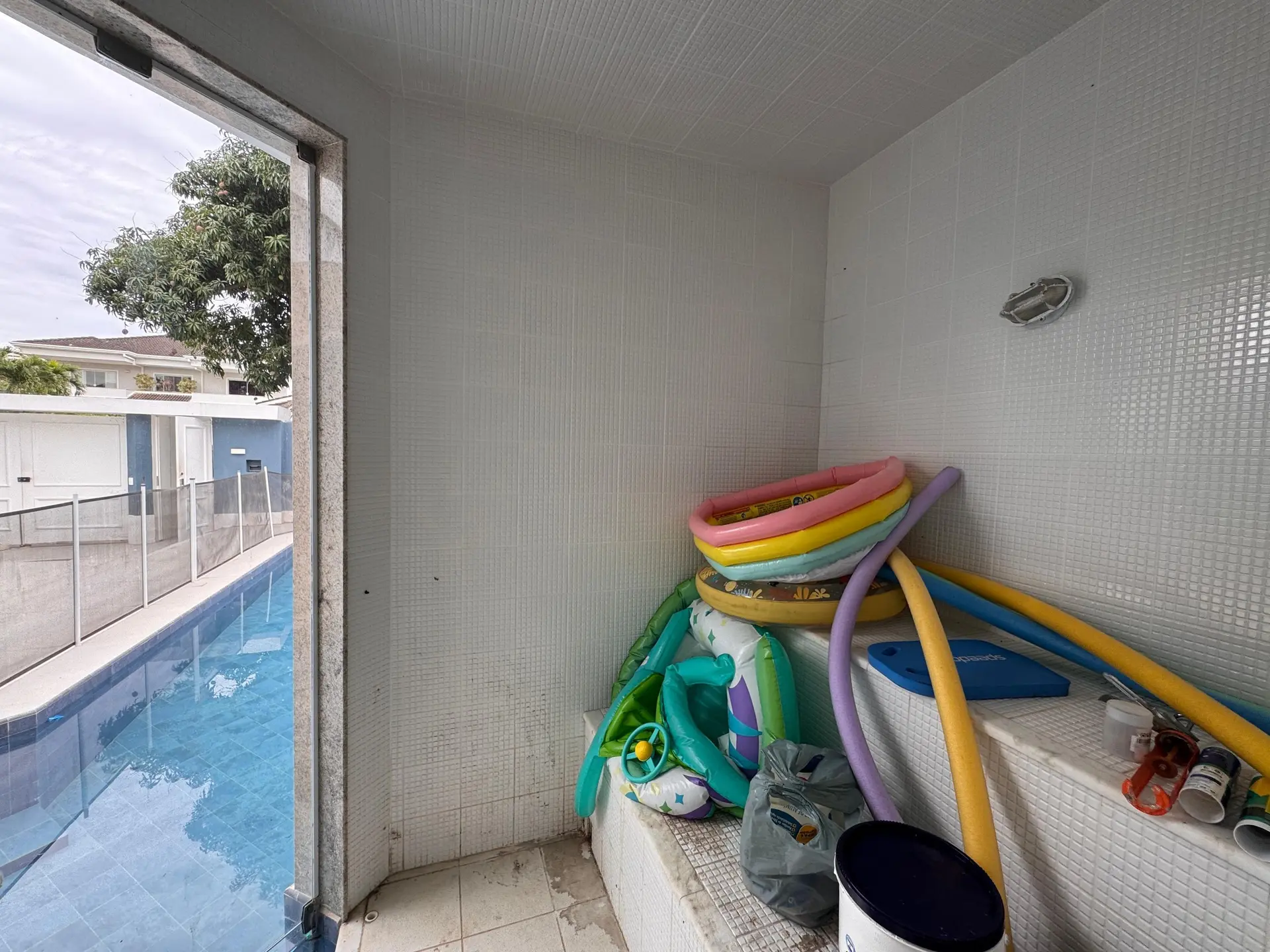 Furnished house, 550 m², with a bathtub — photo 39