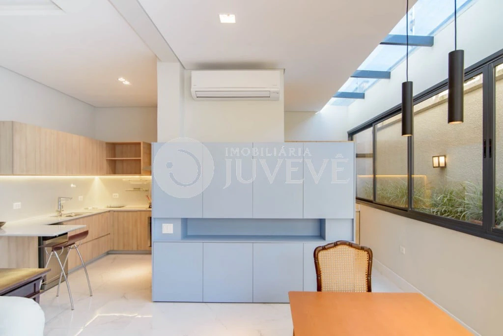 Furnished apartment, 104 m², with a glass-enclosed balcony — photo 24