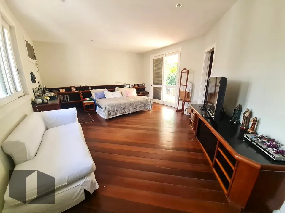 Unfurnished house with 5 bedrooms and 5 bathrooms — photo 5