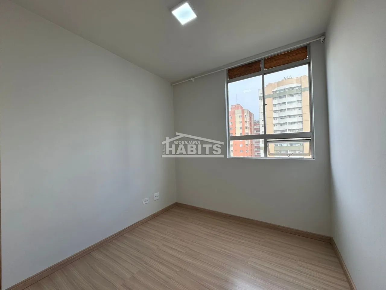 Wood or laminate floors in a 2-bedroom apartment, 72 m² — photo 12