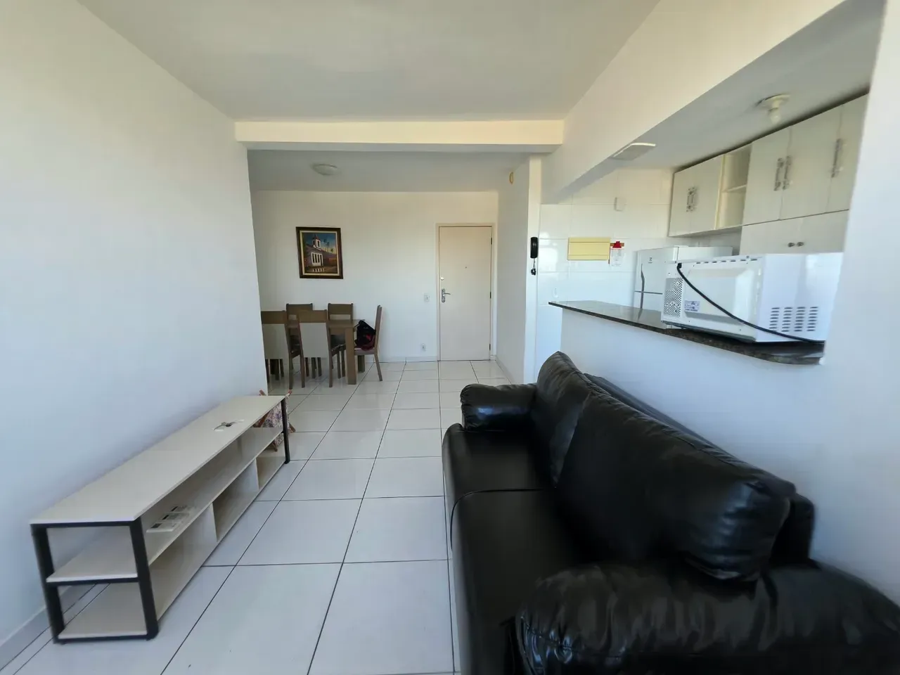 Furnished 2-bedroom apartment with open-plan kitchen — photo 9
