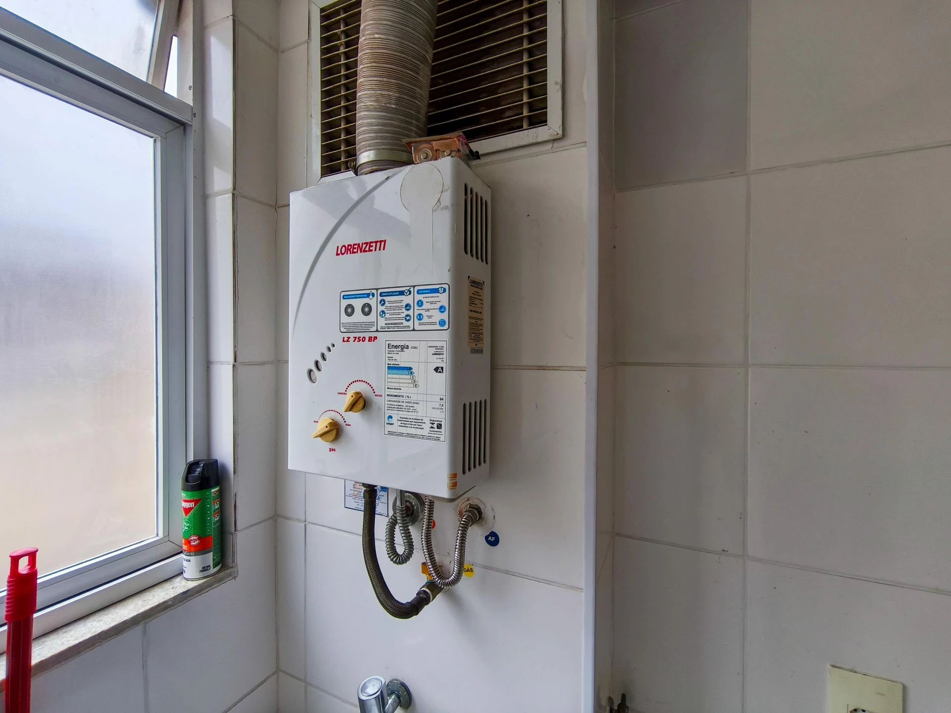 Apartamento de 2 quartos em condomínio com piscina — photo 4