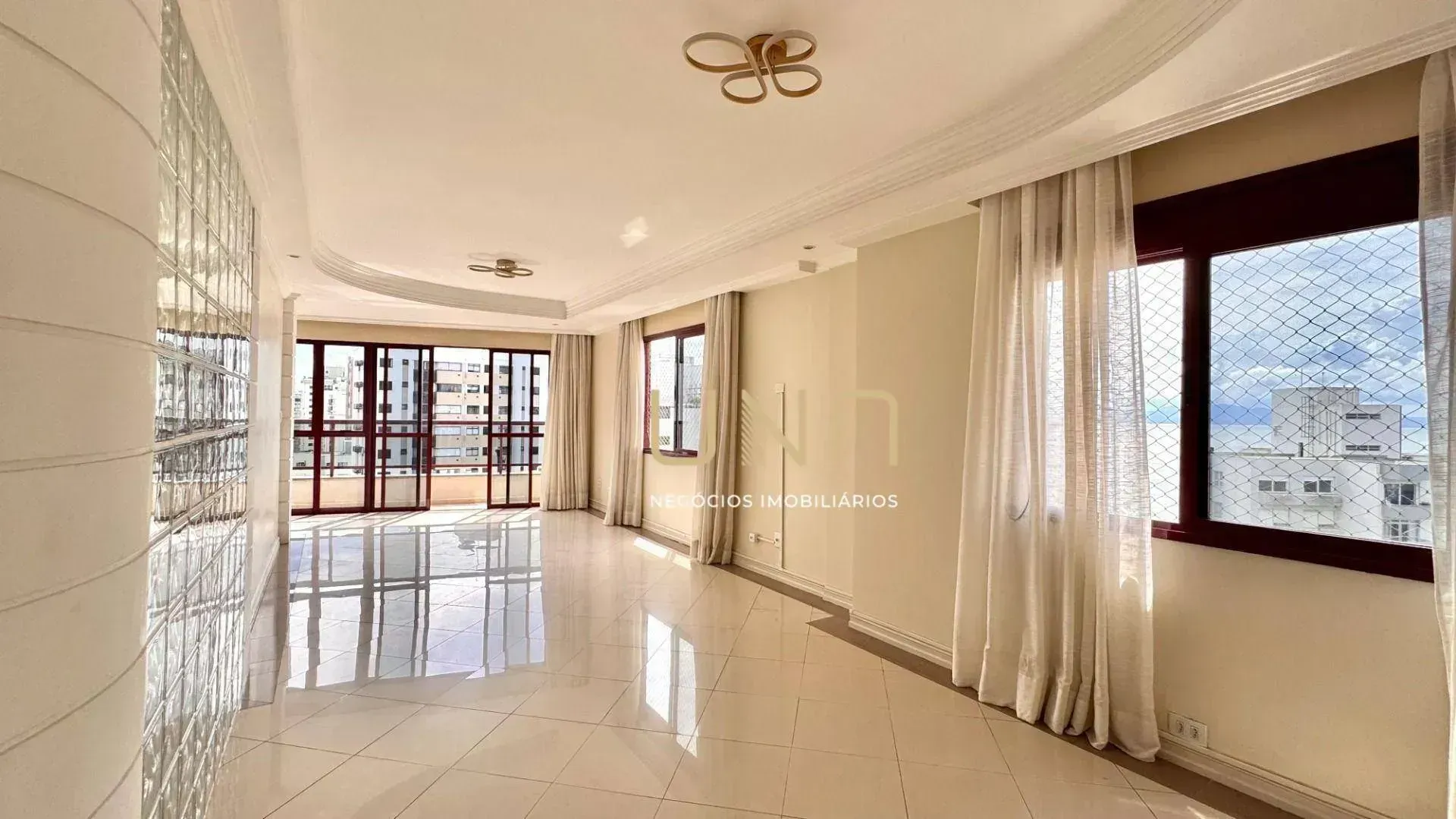 Cobertura mobiliada com 4 suítes e 5 banheiros, 415 m² — photo 4
