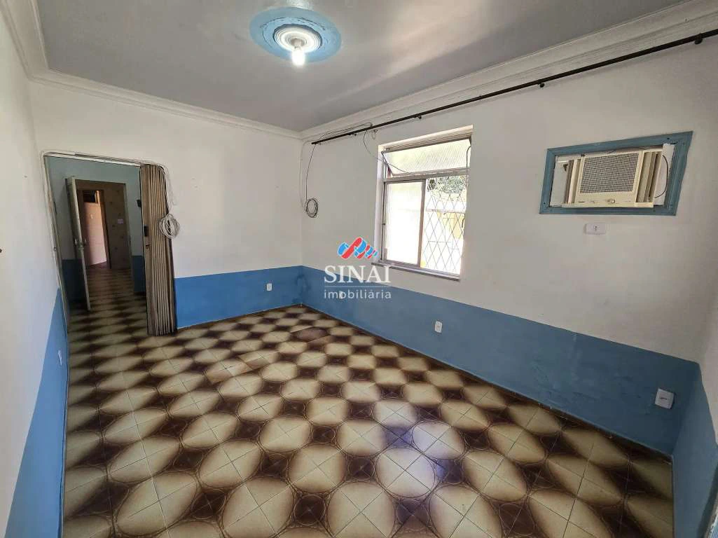Casa com 4 quartos, 4 banheiros e 8 vagas — photo 3