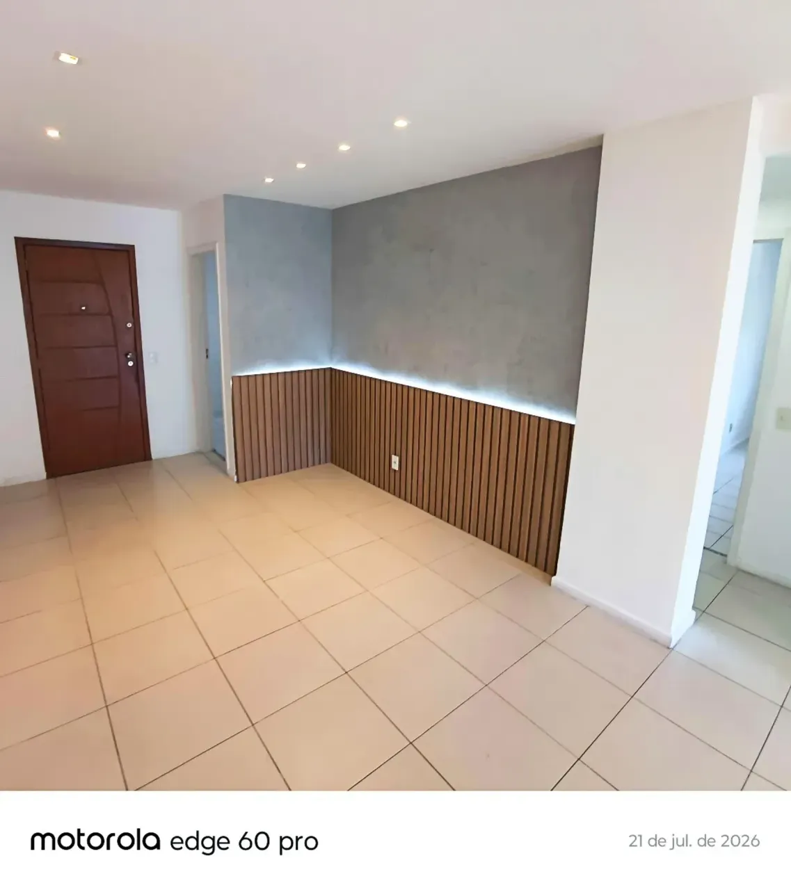 Unfurnished 3-bedroom apartment with balcony and 105 m² — photo 8