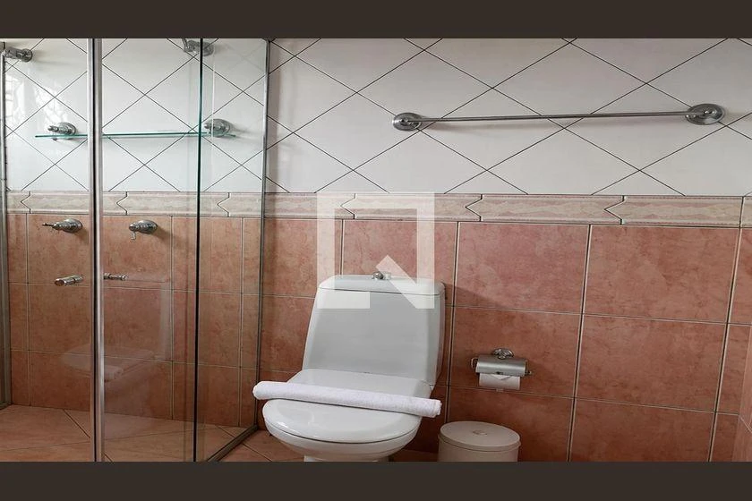 Облаштований будинок з 4 спальнями та 320 м² — photo 37