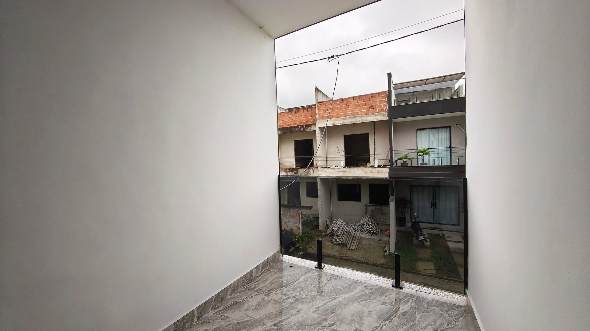 Unfurnished house with 3 bedrooms and 3 bathrooms — photo 8