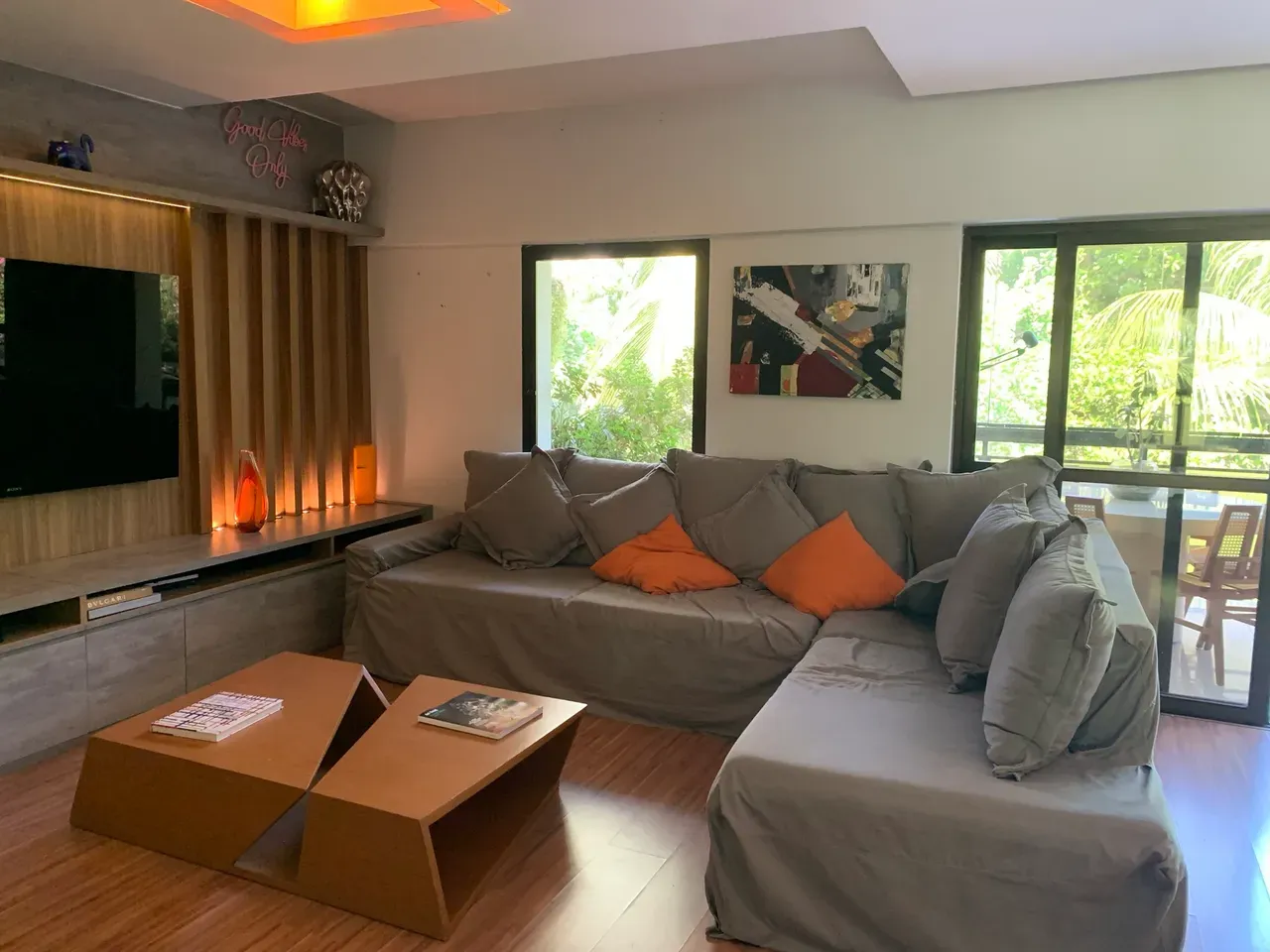 Furnished apartment with open-plan kitchen and 4 bedrooms — photo 8