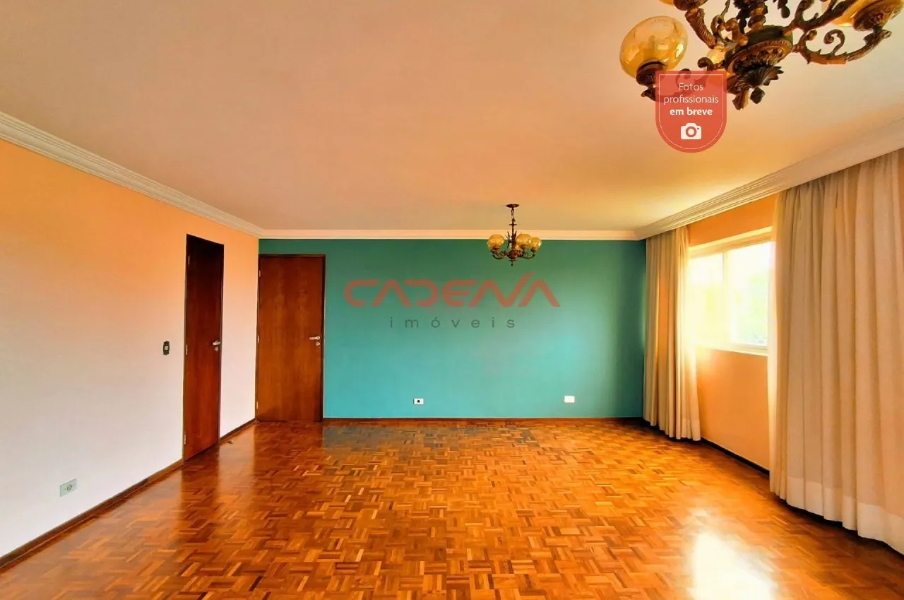 4-bedroom apartment with a home office in Curitiba