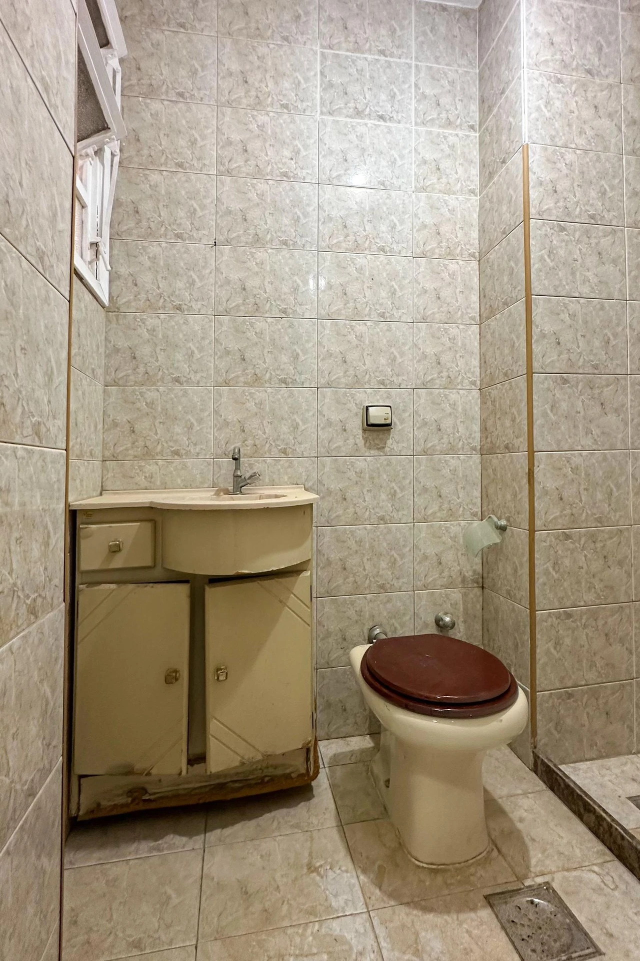 Unfurnished apartment with 3 bedrooms and 4 bathrooms — photo 32