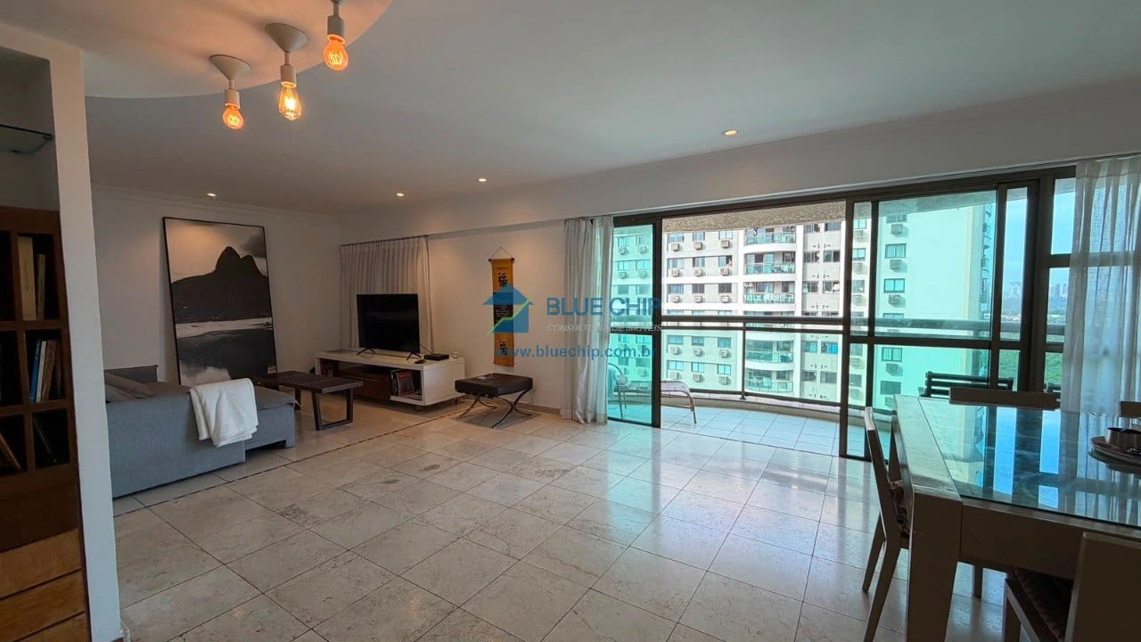 Furnished 3-bedroom apartment with enclosed balcony — photo 3