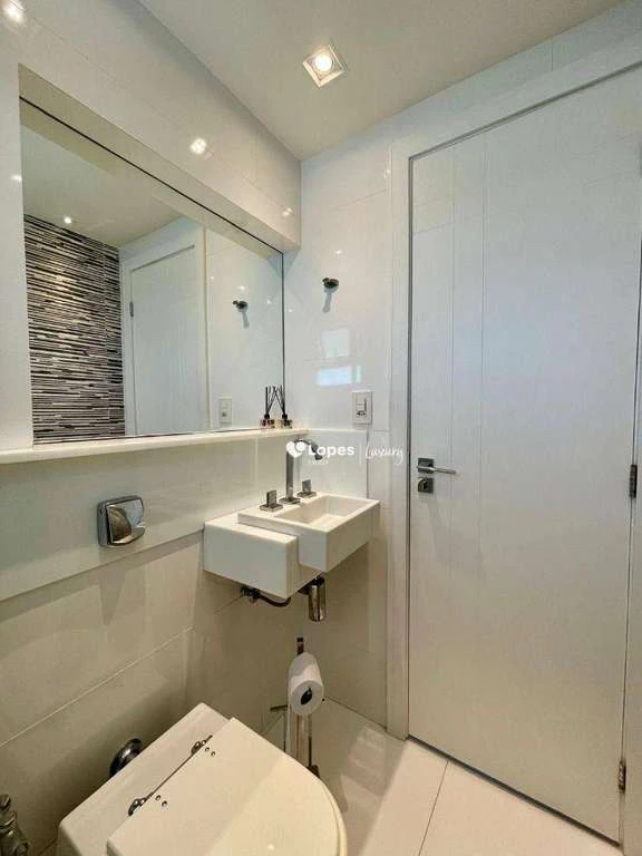158 m² duplex penthouse with 3 bedrooms and 4 bathrooms — photo 3