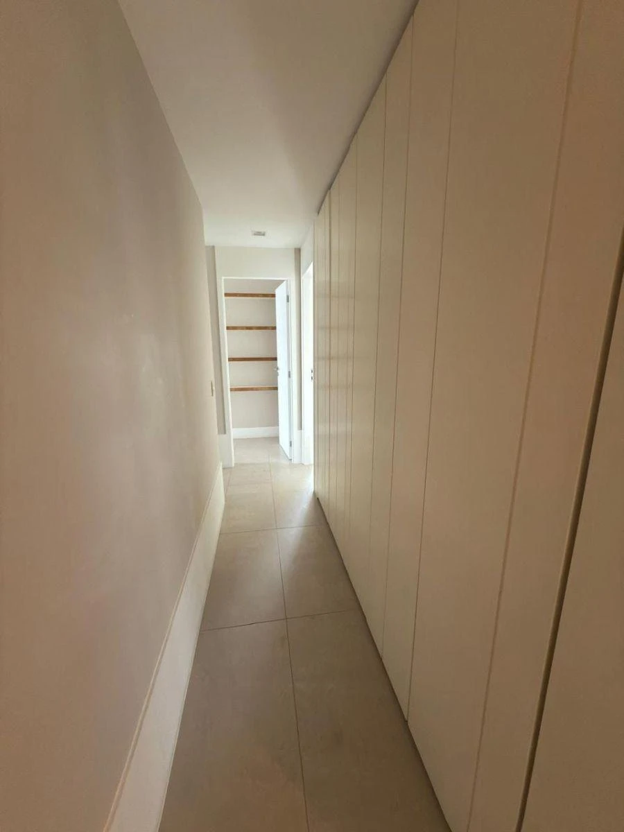 294 m² apartment with 4 suites and an open-plan kitchen — photo 29