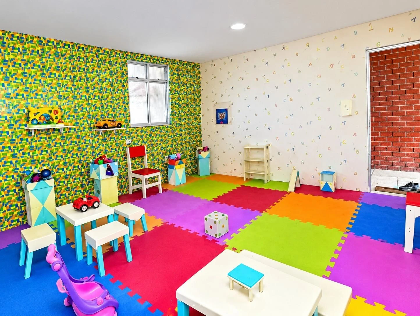 Home office in a 2-bedroom apartment, 47 m² — photo 27