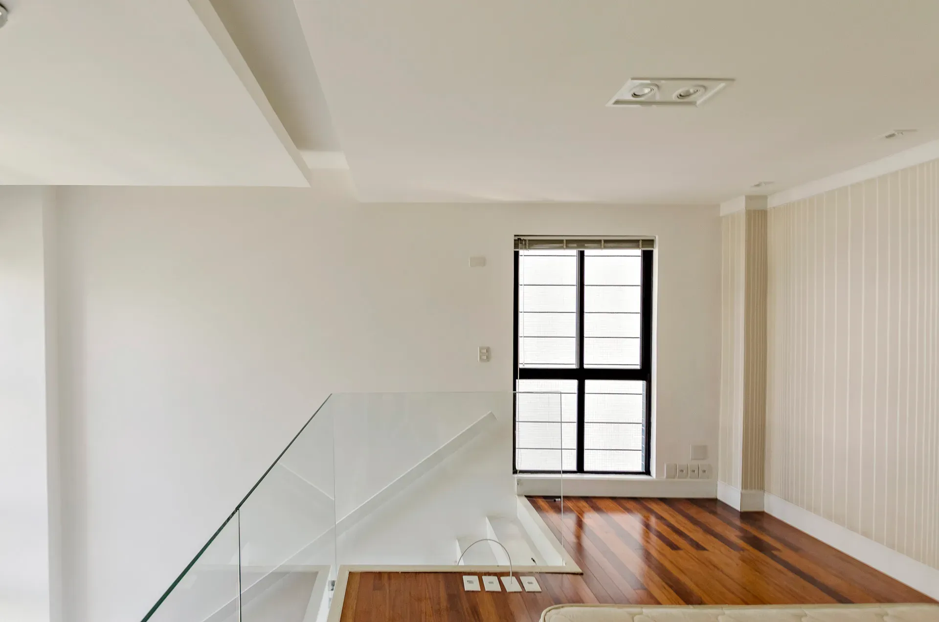 90 m² loft with 1 parking spot and suite — photo 11