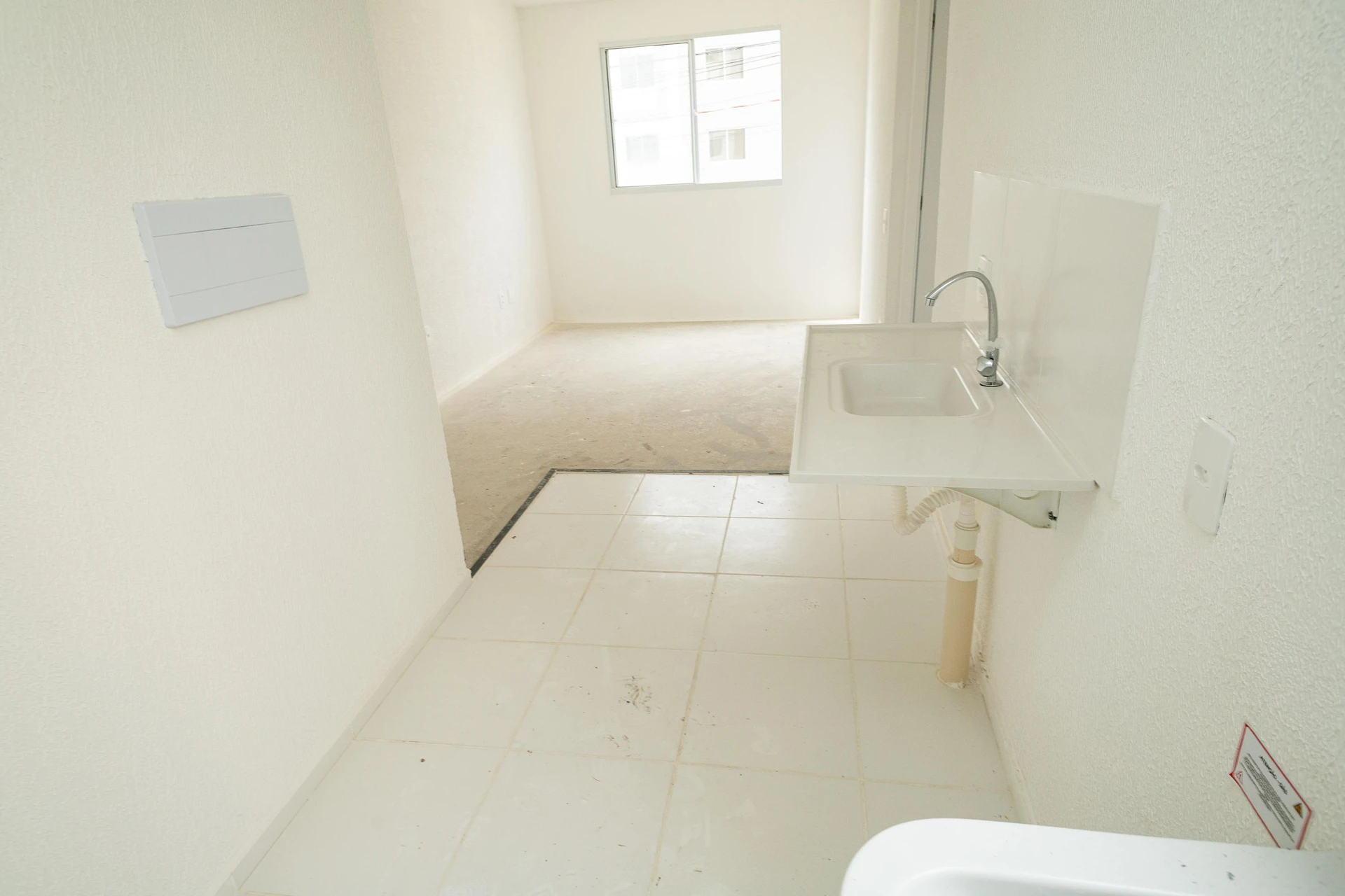 Unfurnished 2-bedroom apartment with a private garden — photo 14