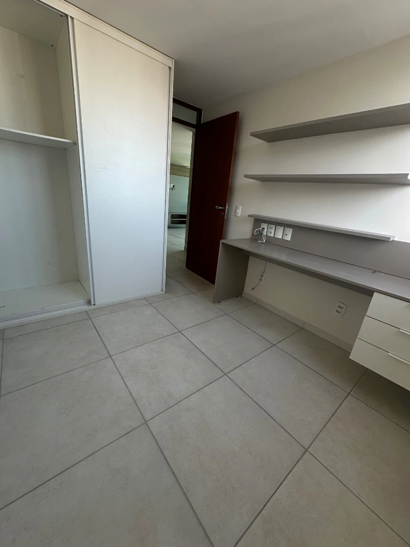 Apartment, 94 m², with a glass-enclosed balcony — photo 11