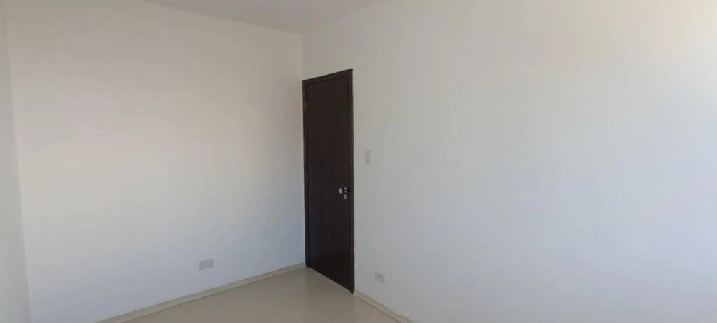 Piso de 80 m² sin amueblar con 3 dormitorios y cocina cerrada — photo 17