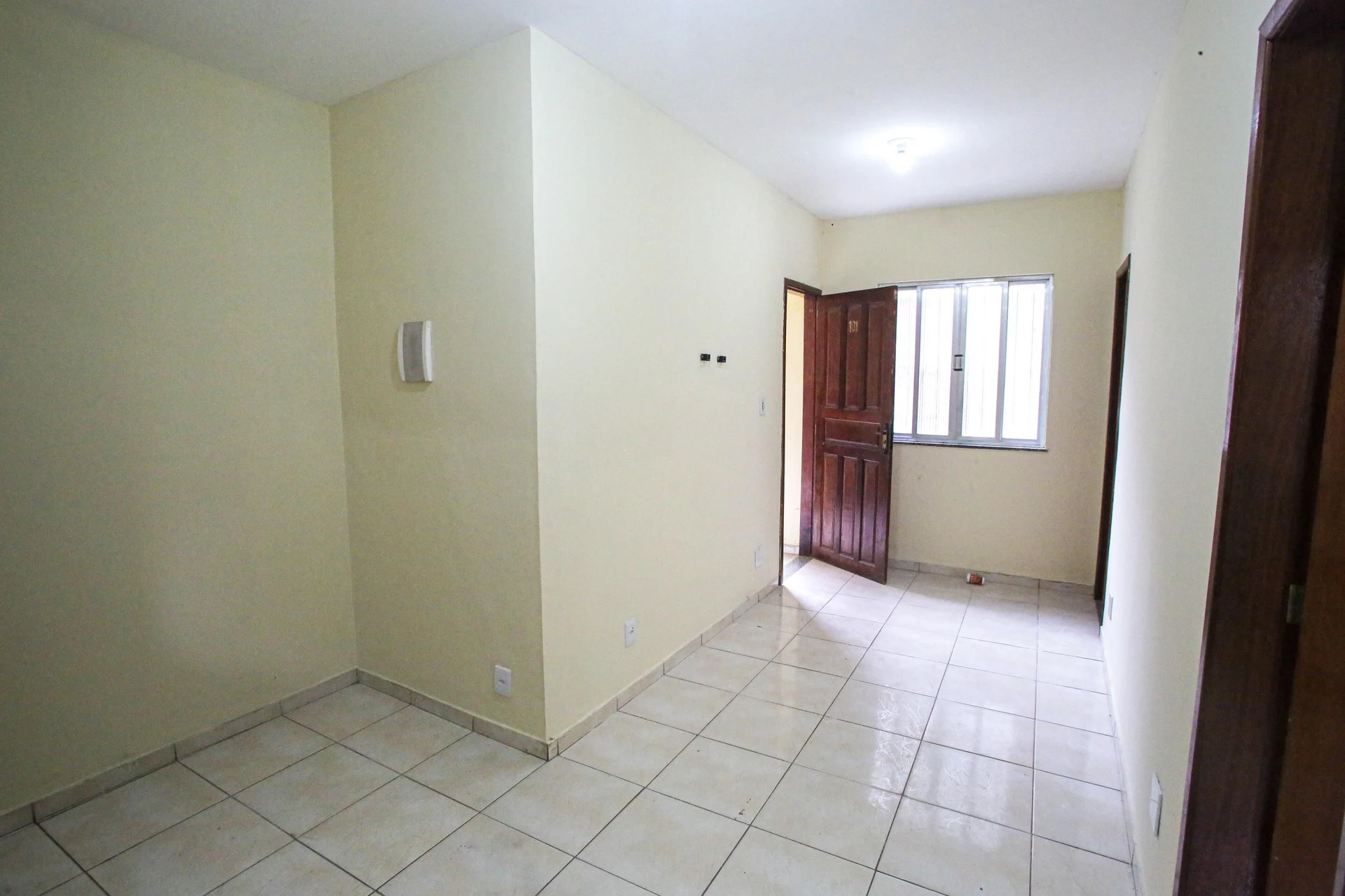 House with 2 bedrooms and 1 bathroom, no parking — photo 23