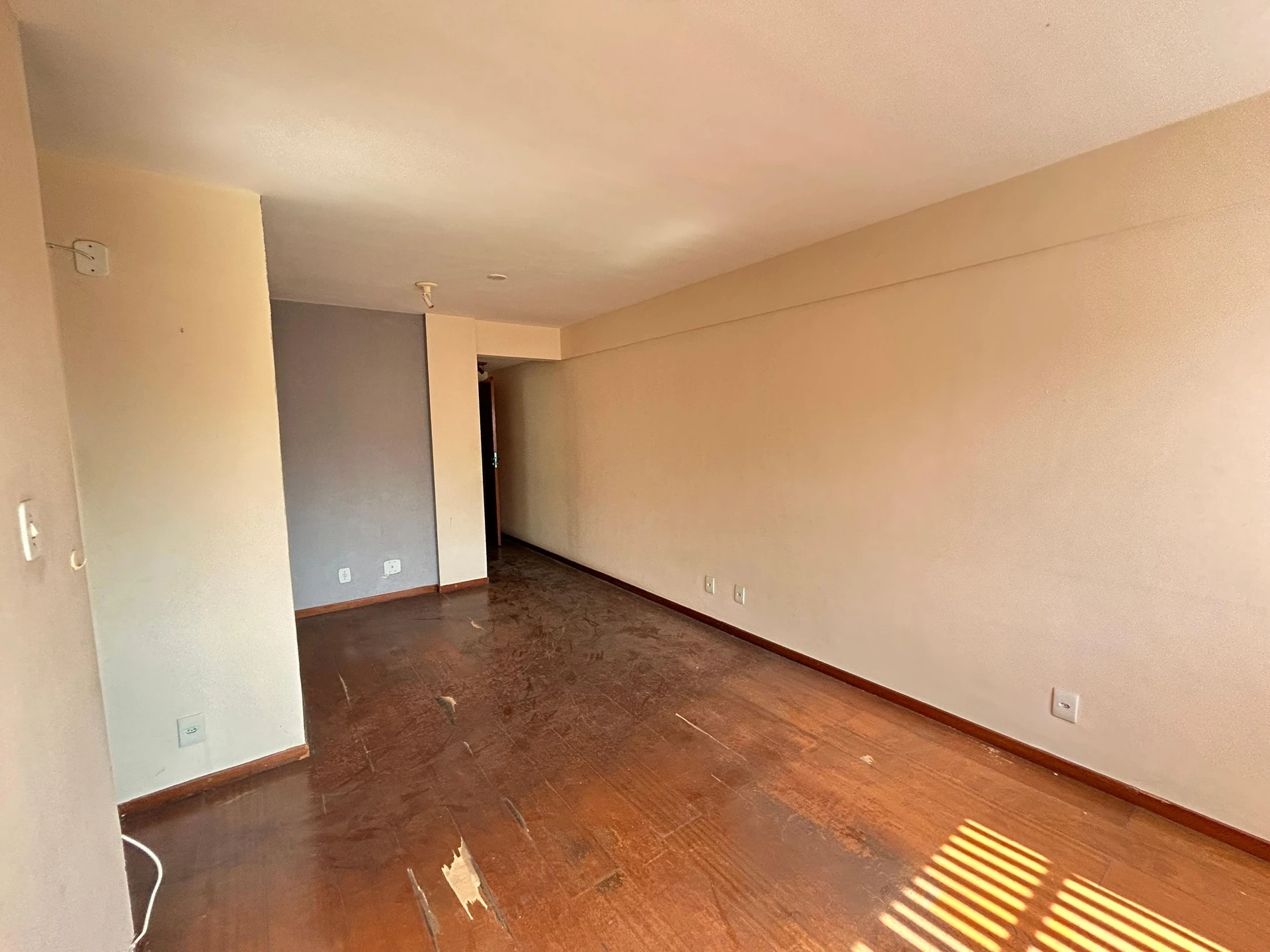 Unfurnished rental apartment with 2 bedrooms and parking — photo 27