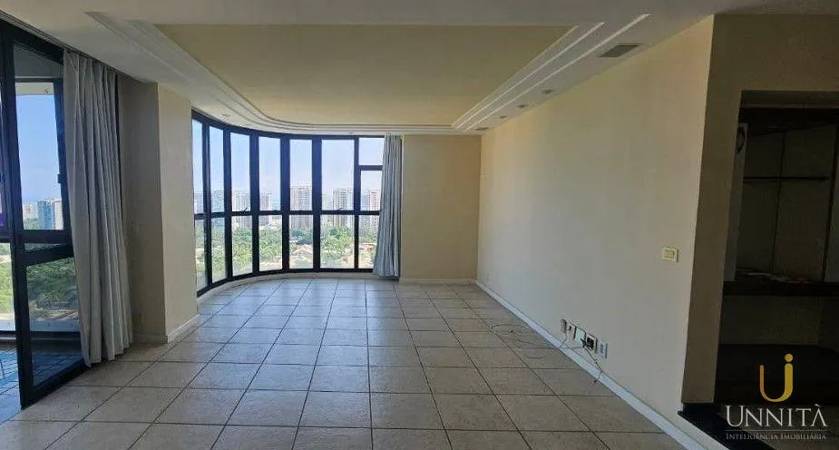 Unfurnished 3-bedroom apartment with 5 bathrooms — photo 9
