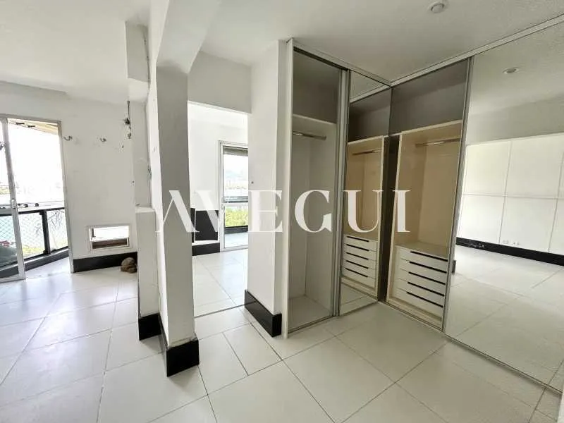 Residential apartment with 4 bedrooms and 4 bathrooms — photo 9