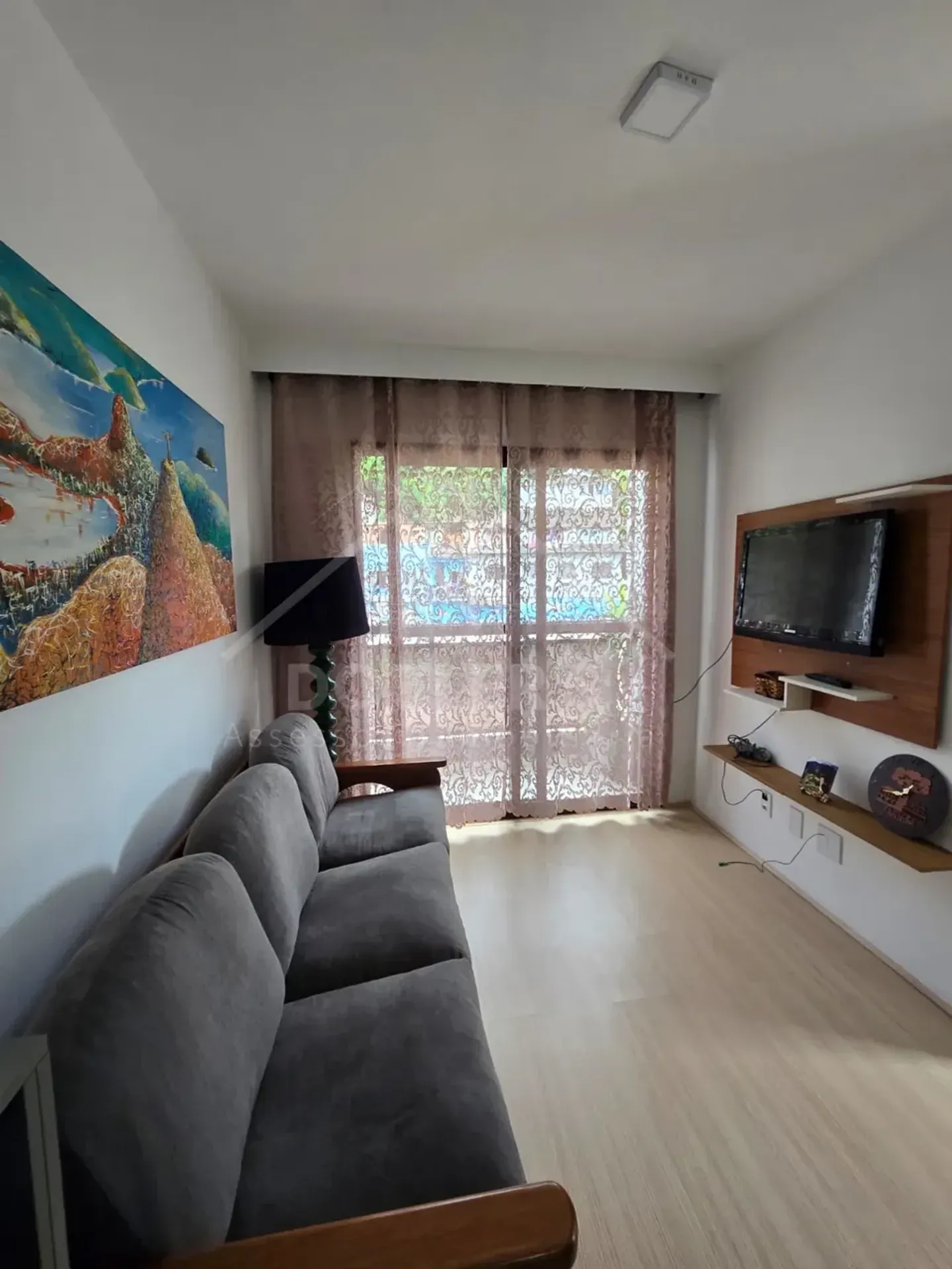 2-bedroom apartment with a mountain view — photo 4