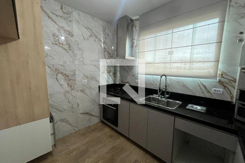 Apartamento, 90 m², com piso de madeira ou laminado