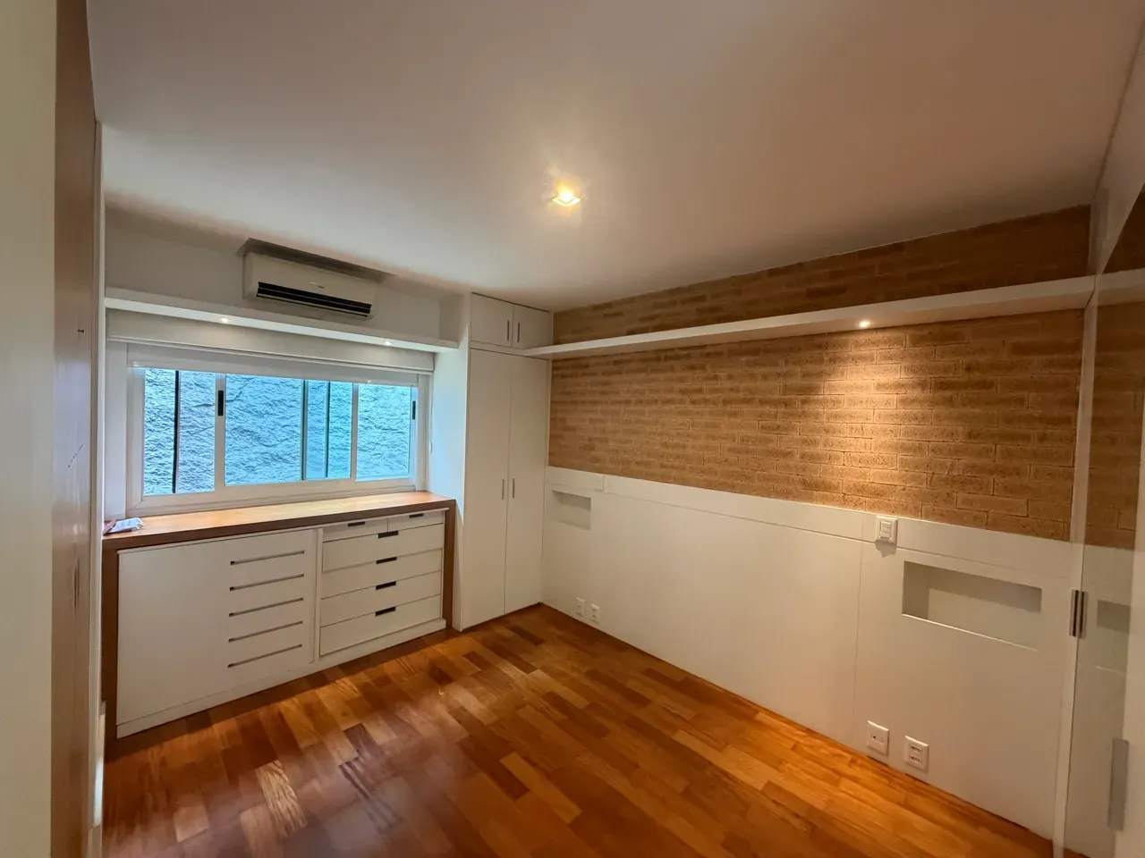 2-bedroom apartment with a water view — photo 7