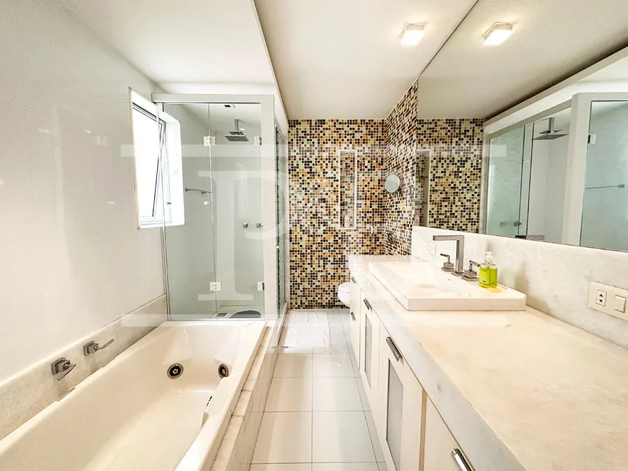4-bedroom apartment with 4 bathrooms and 190 m² — photo 13