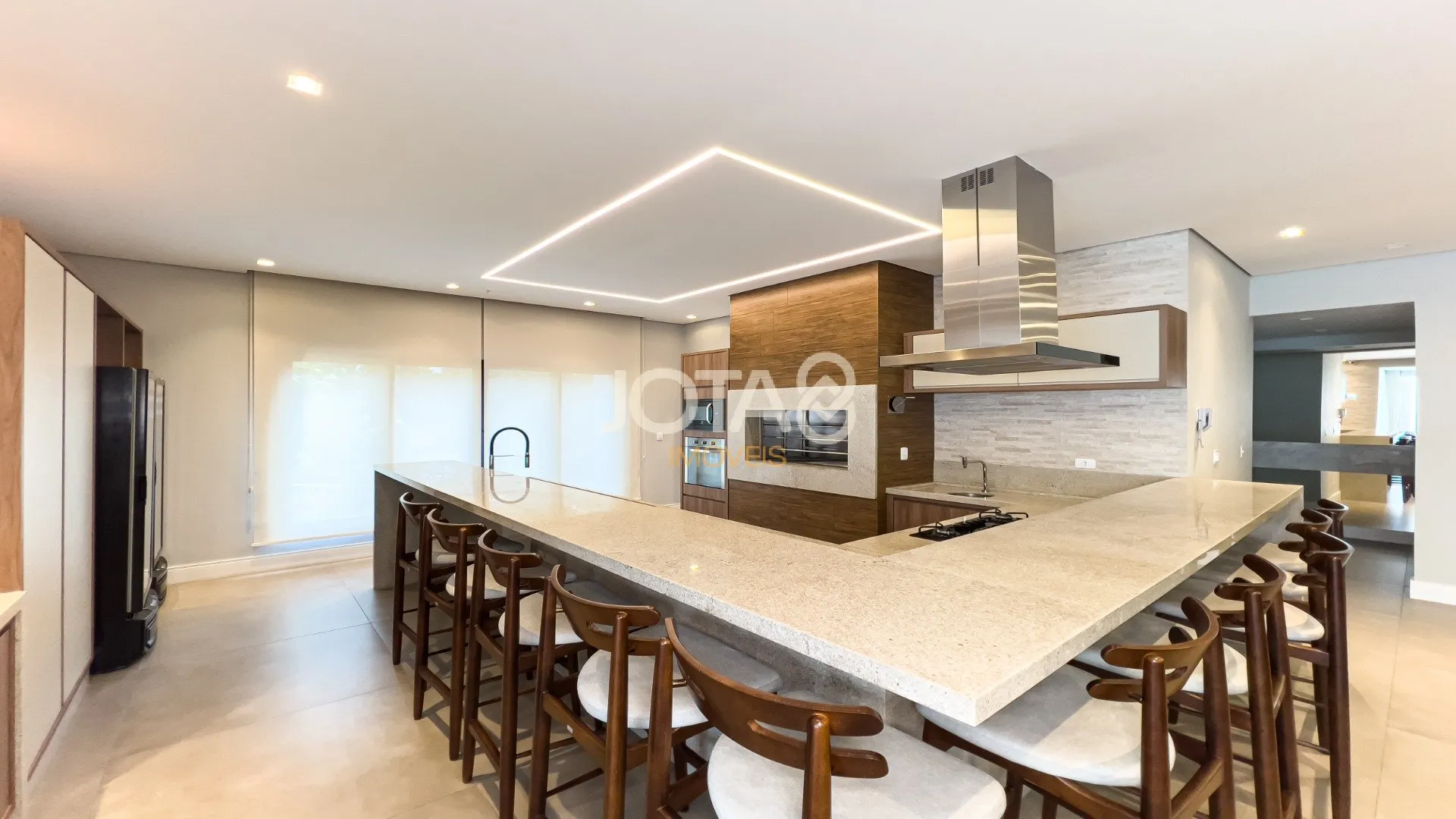 House with 3 en-suite bedrooms and private BBQ — photo 33