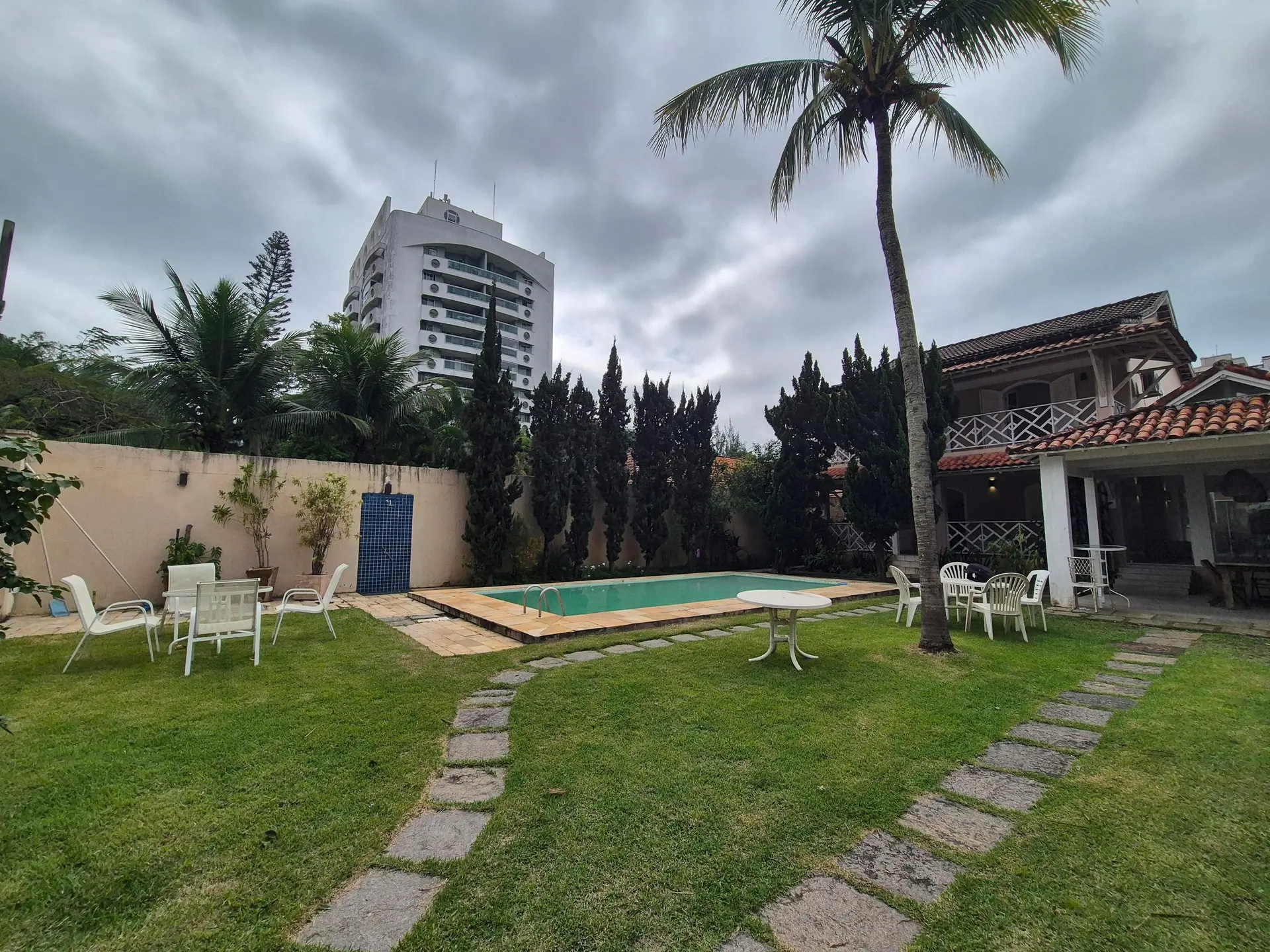 4-bedroom house with a garden in Rio de Janeiro — photo 24