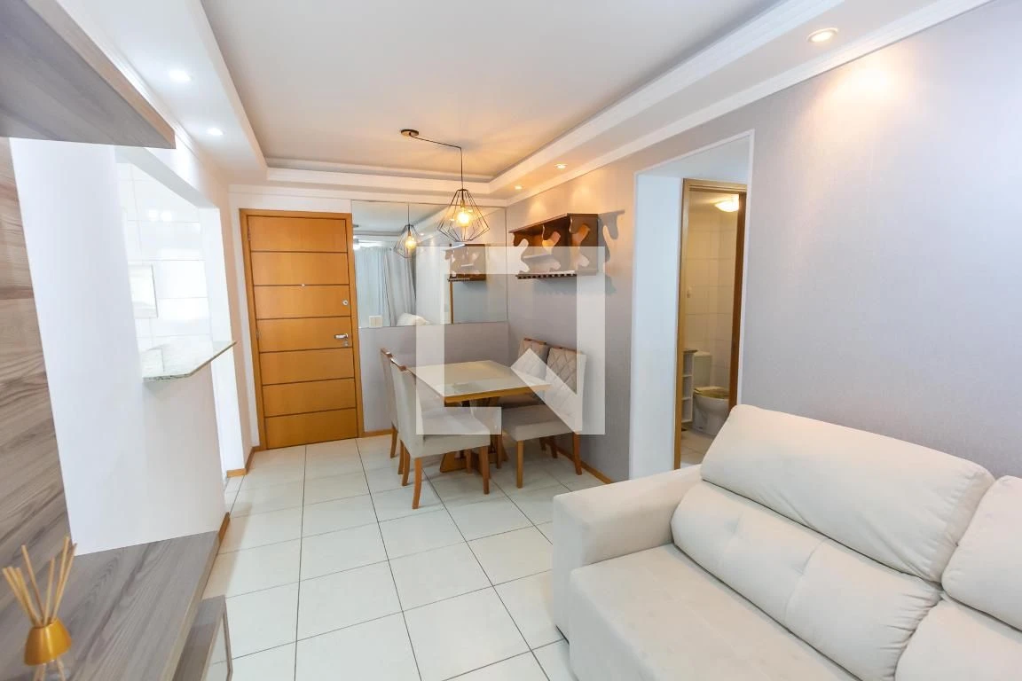Balcony with a grill in a 2-bedroom apartment, 68 m² — photo 48
