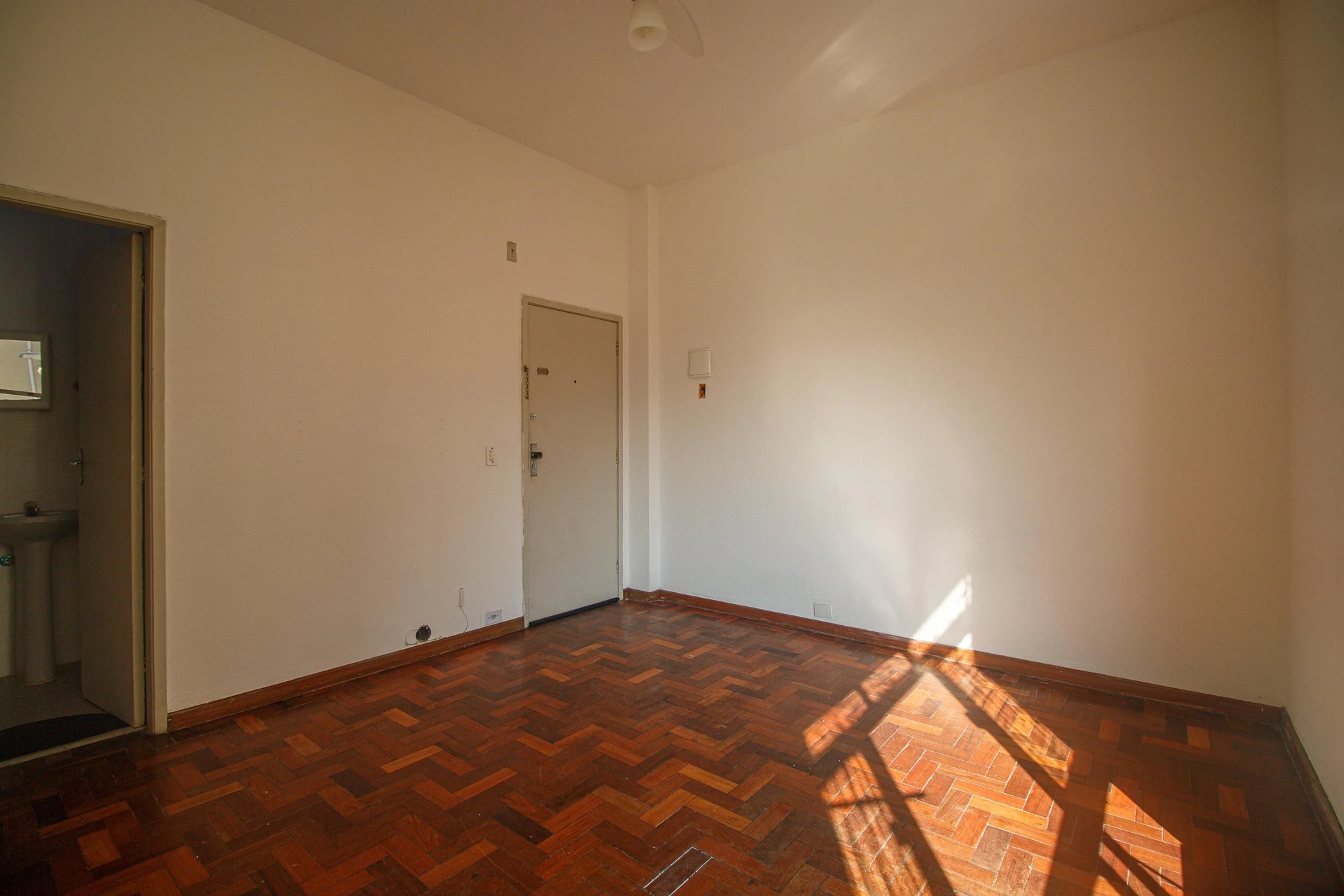 Departamento, 21 m², con piso de madera o laminado — photo 17