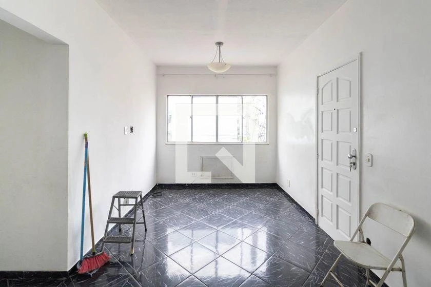2-bedroom apartment in a building with a gym — photo 18