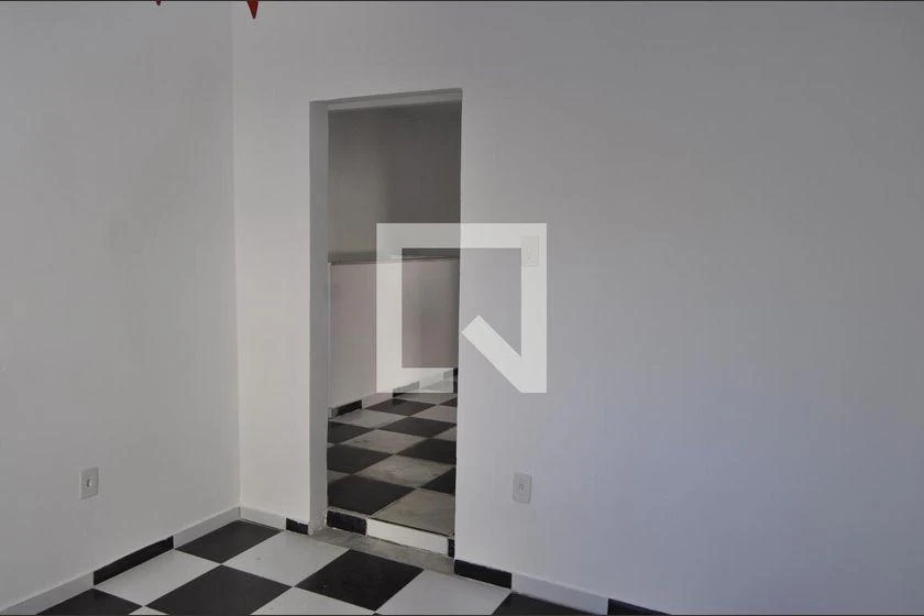 Rental house with a suite and 6 bedrooms — photo 43