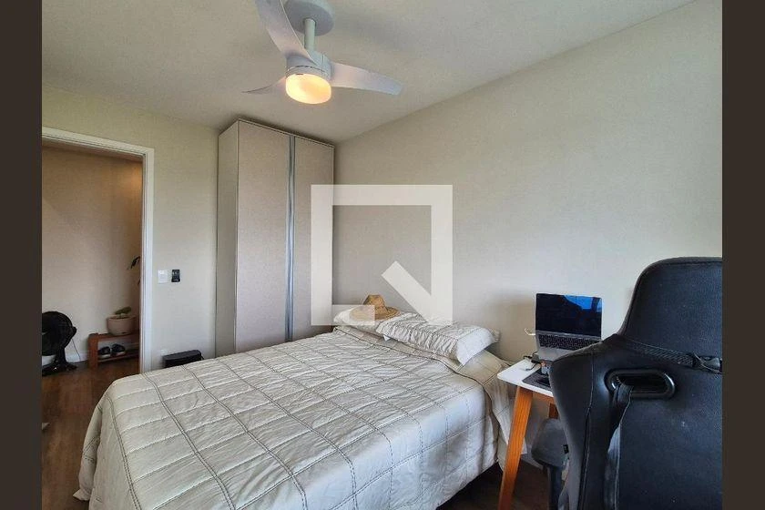 Glass-enclosed balcony in a 2-bedroom apartment, 82 m² — photo 23