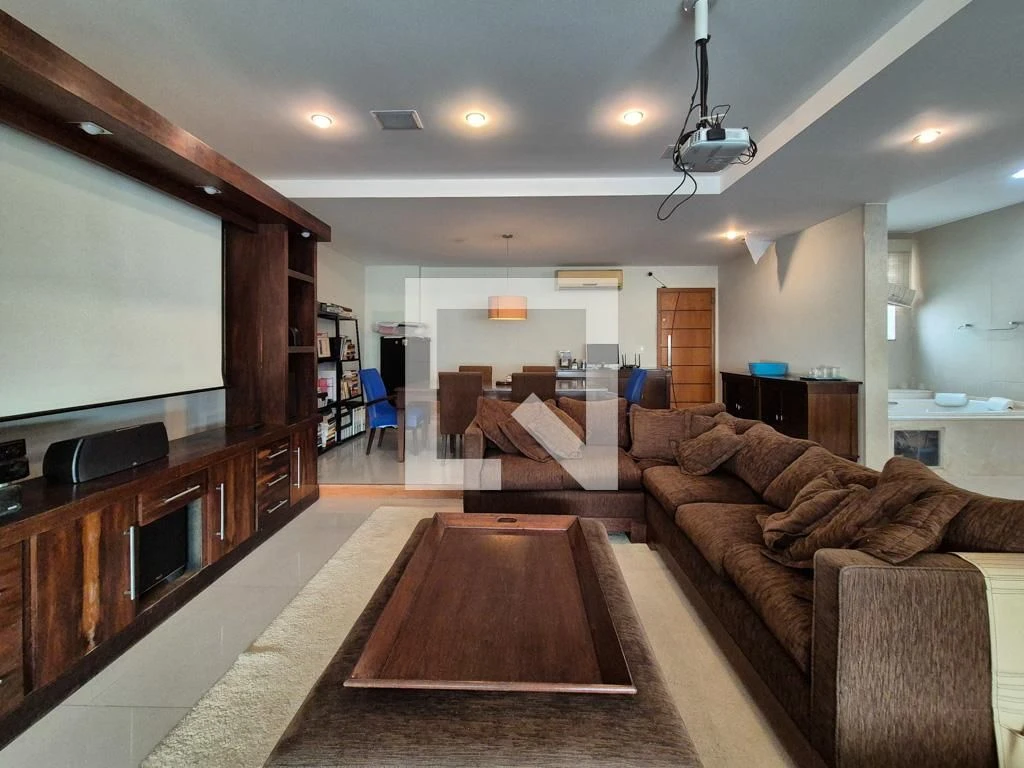 Furnished apartment with 5 en-suite bedrooms and terrace — photo 122