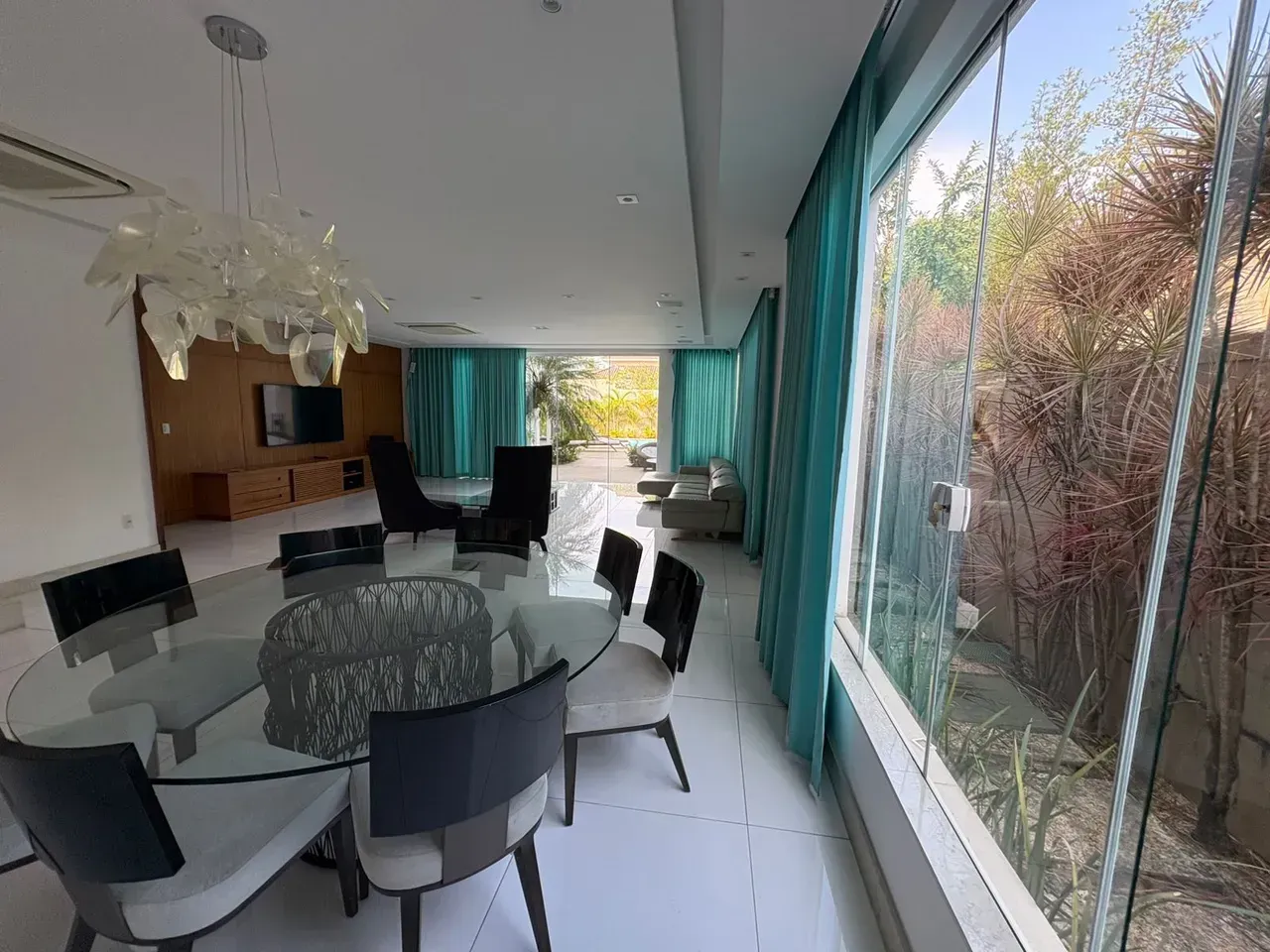 Unfurnished house with 5 bedrooms and open-plan kitchen — photo 9