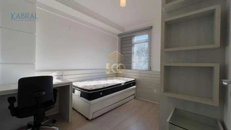 Furnished 3-bedroom apartment with enclosed balcony — photo 20