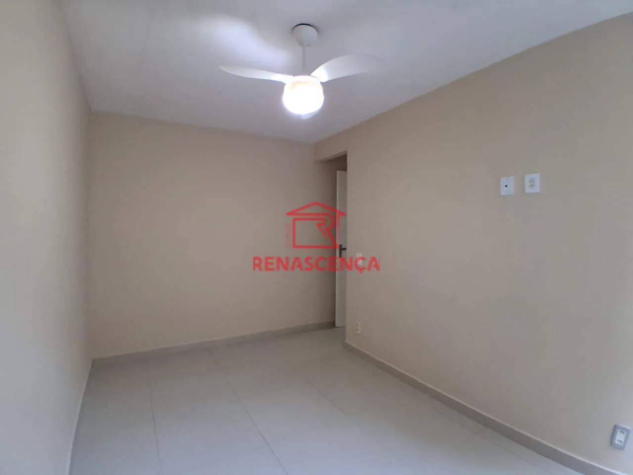 3-bedroom apartment in a building with a pool — photo 14