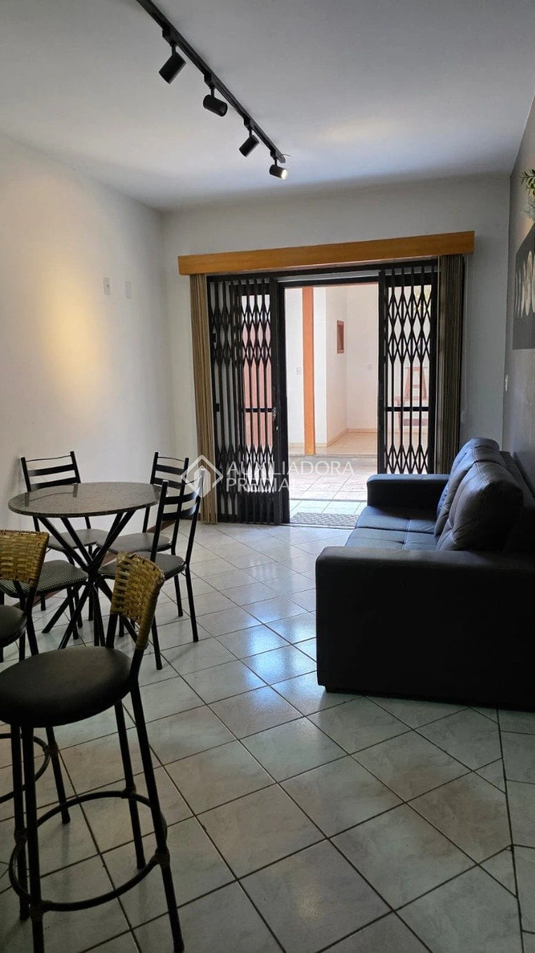 Apartamento en planta baja amueblado con 2 dormitorios y jardín — photo 5