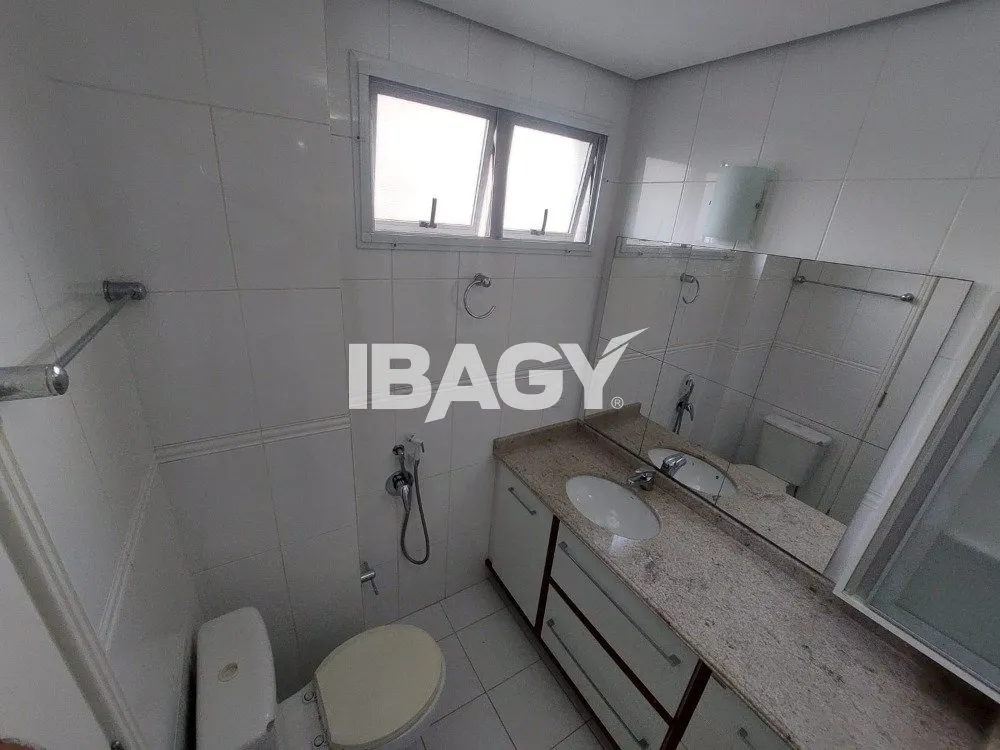 Затишна мебльована квартира з 3 спальнями та кухнею — photo 35